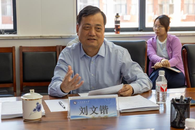 免费色情小说