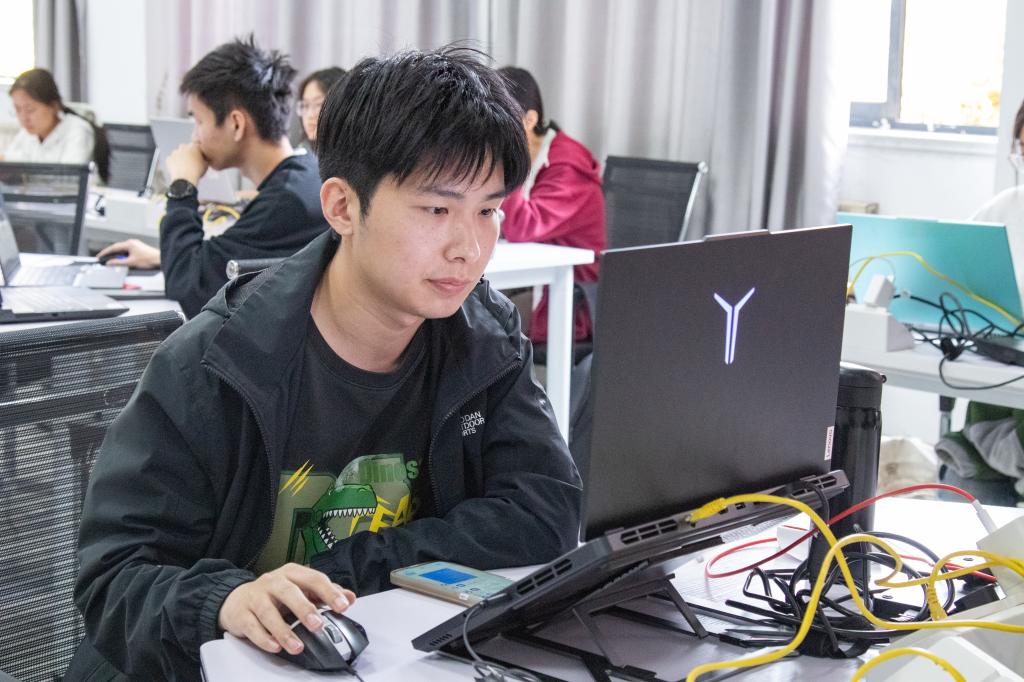 免费色情小说
