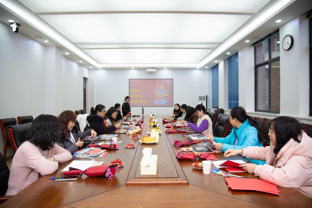 免费色情小说